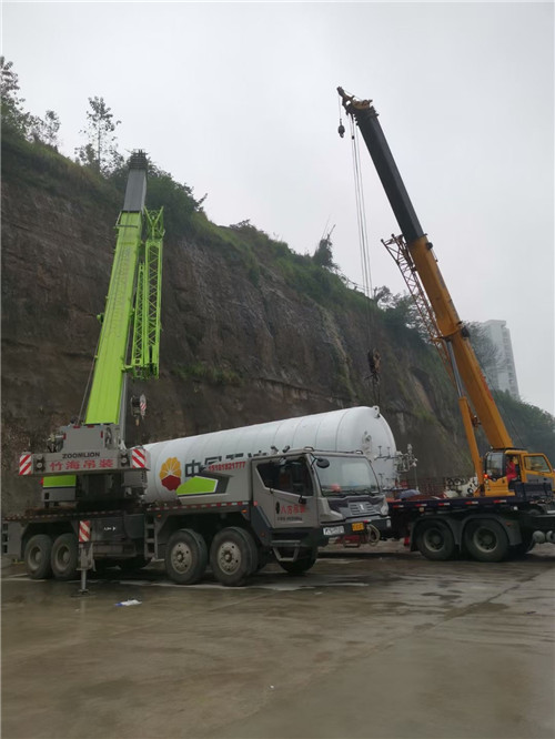 平顺县“不怕风雨冻”—— 吊车的 “恶劣环境适应” 技术